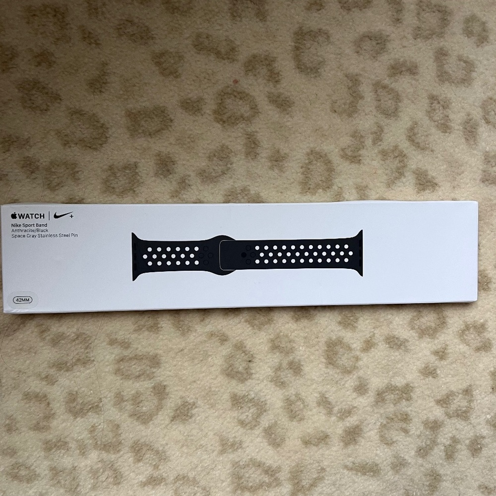 Apple Watch Nike+ sports band (42mm, NWT)
